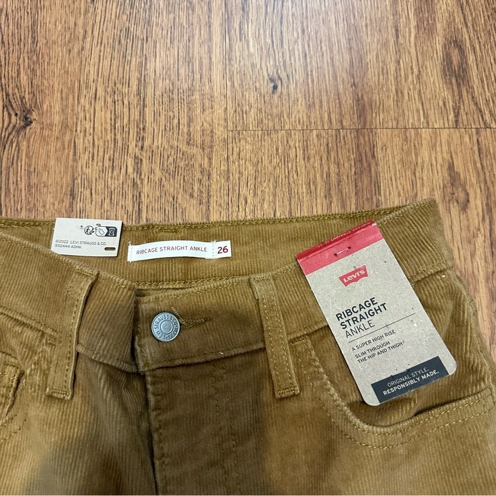 Levi's Straight Leg Corduroy Pants in Tan RIBCAGE STRAIGHT ANKLE Size 26 - Picture 4 of 6